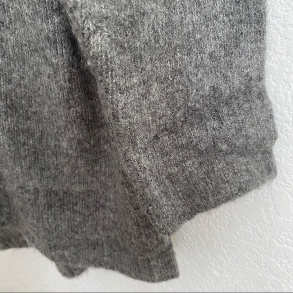 NWT ZARA Women’s Small Knit Gray Wool Long-Sleeve Scoop Neck Sweater Top - Picture 3 of 8